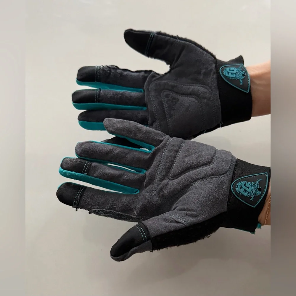 Garden gloves/ firm grip